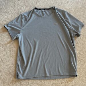 Nike Men's Short Sleeve Gray Tee